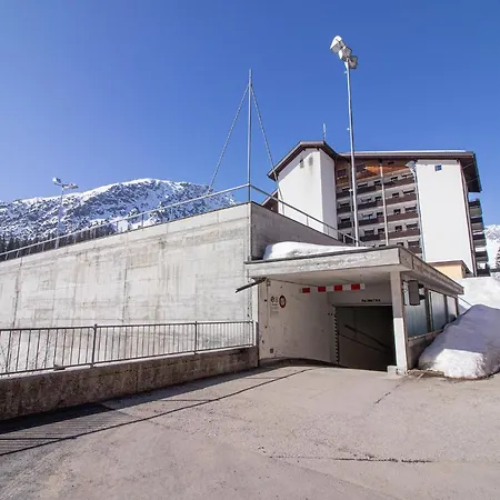 Rothornblick 41 By アパート アローザ